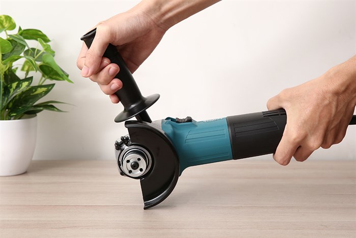 Máy mài góc Makita M9506B 720W