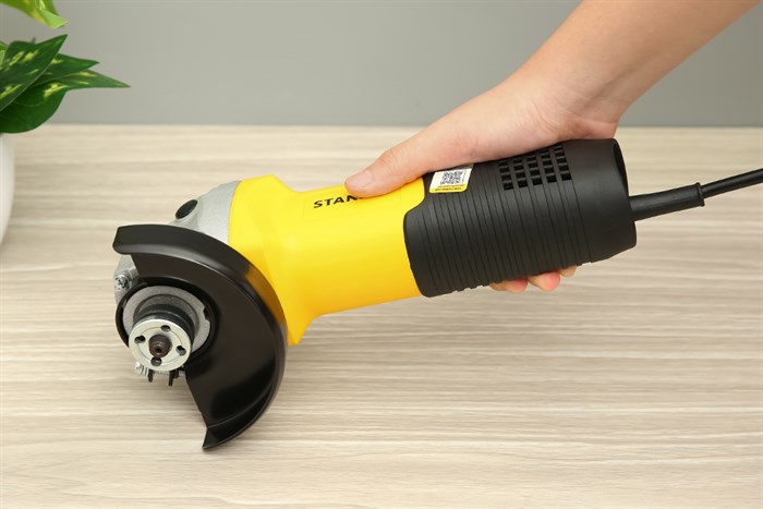 Máy mài góc Stanley STGT6100-B1 680W