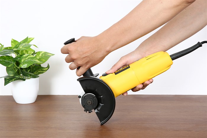 Máy mài góc Dewalt DWE4119-B1 950W