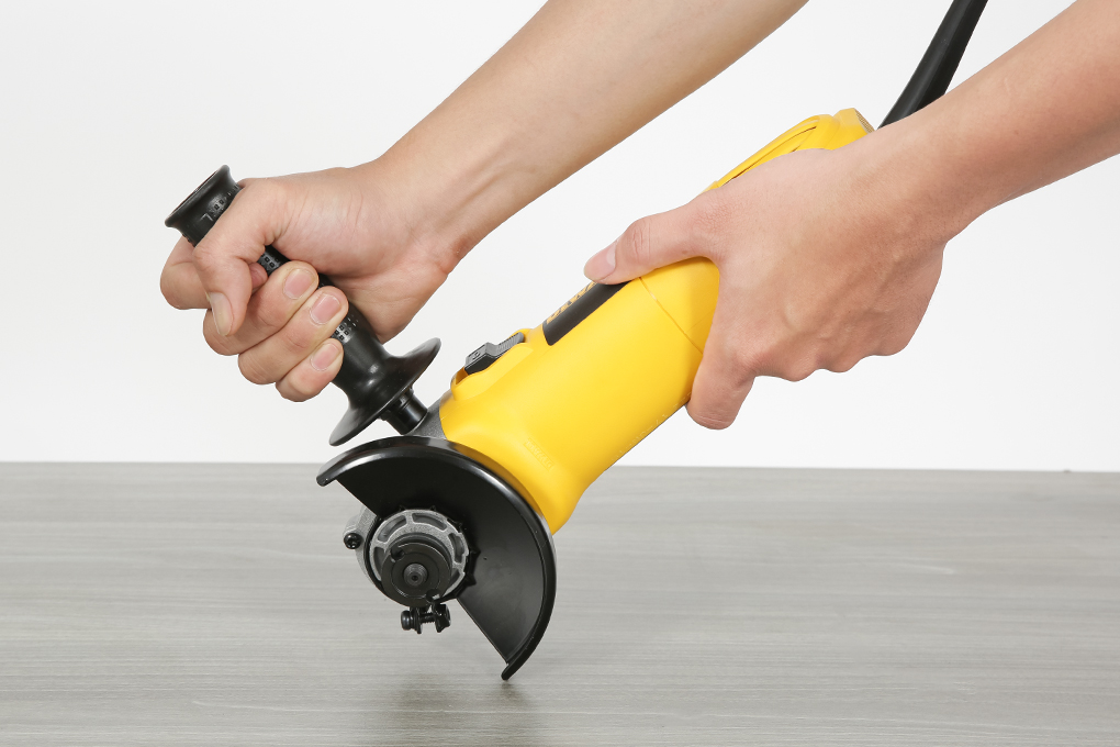 Máy mài góc Dewalt DW820-B1 710W Màu Đen - Vàng