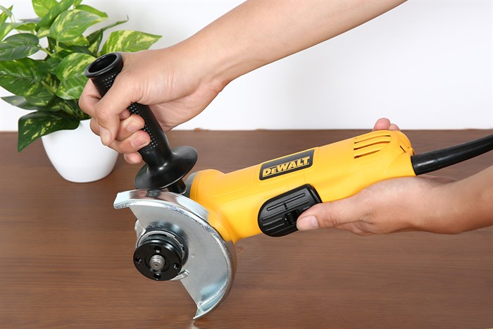 Máy mài góc Dewalt DWE8210PL-B1 850W