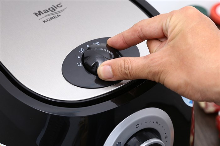 Nồi chiên không dầu Magic 4.4 lít A84 Màu Đen