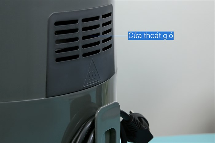 Nồi chiên không dầu Electrolux 3 lít E6AF1-220K Màu Đen