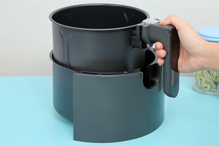 Nồi chiên không dầu Electrolux 3 lít E6AF1-220K Màu Đen