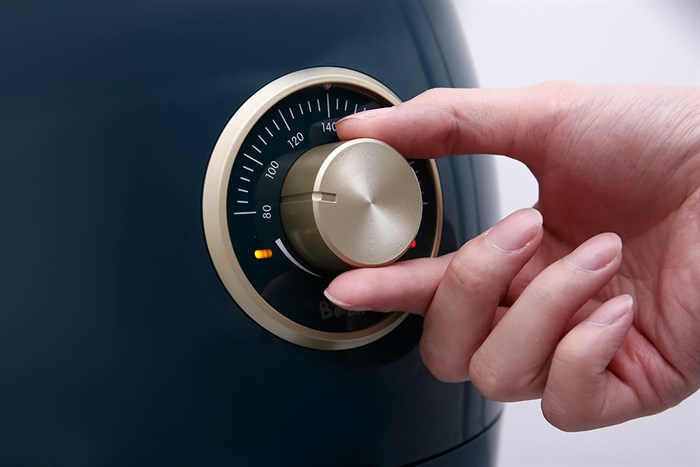 Nồi chiên không dầu Bear QZG-A14D1 3.6 lít Màu Đen - Xanh lá