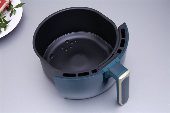 Nồi chiên không dầu Bear QZG-A14D1 3.6 lít Màu Đen - Xanh lá