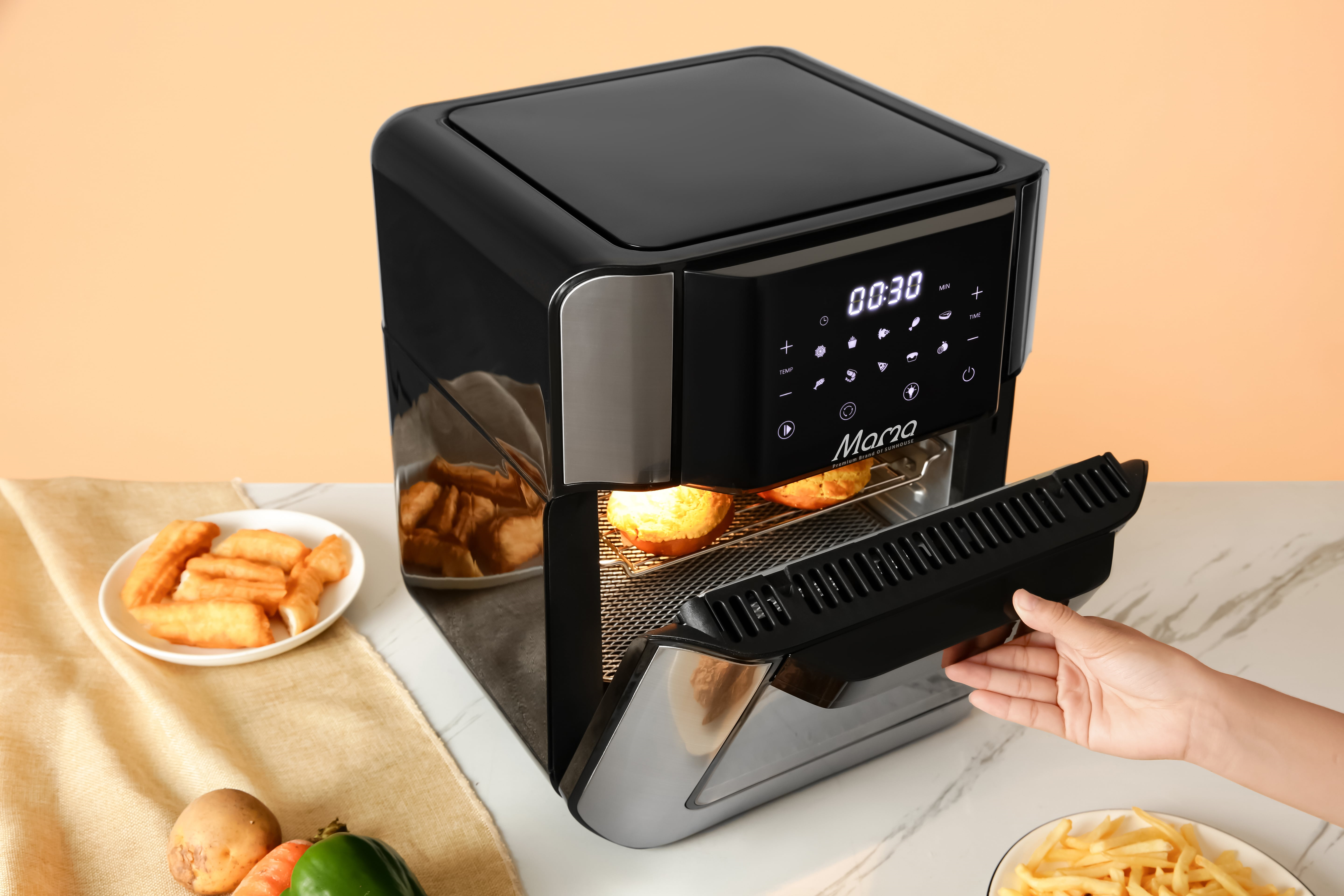 Lò chiên không dầu Sunhouse Mama SHD4088 15 lít Màu Đen - Bạc