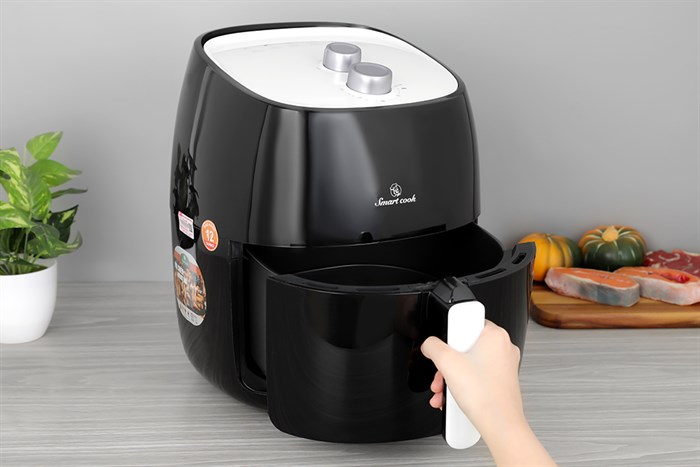 Nồi chiên không dầu Smartcook 7 lít AFS-3941 Màu Đen