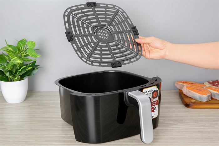 Nồi chiên không dầu Crystal AF7002A-N 6.8 lít Màu Đen