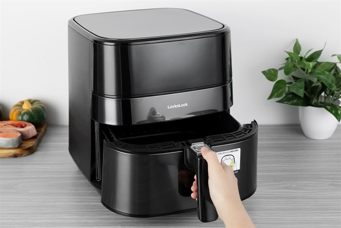 Nồi chiên không dầu Lock&Lock 5.5 lít EJF284BLK Màu Đen