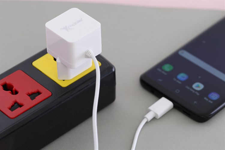 Adapter sạc dây Type-C 1 m 5W Xmobile DS199-WB Trắng Màu Trắng