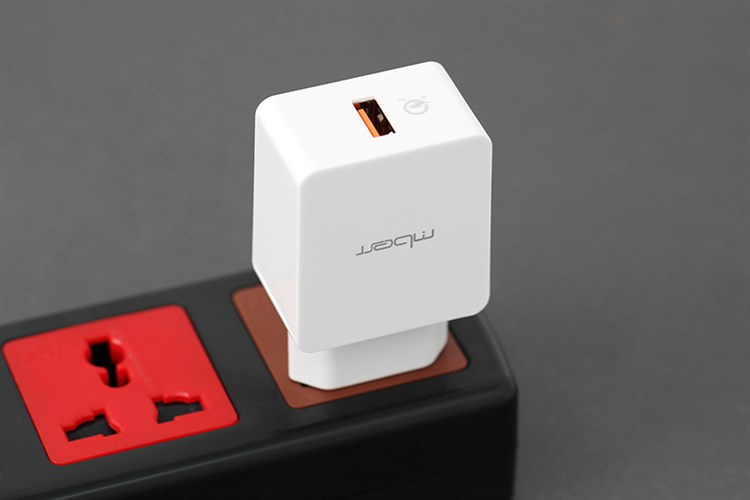 Adapter sạc USB Qualcomm 3.0 18W Mbest DS136S Màu Trắng