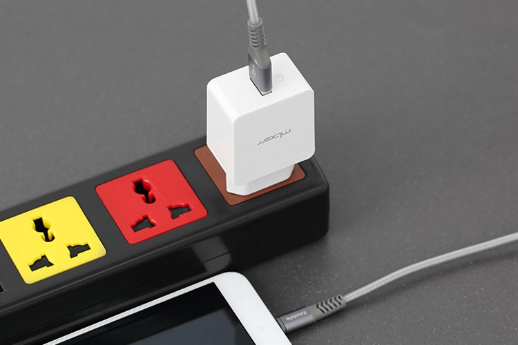 Adapter sạc USB Qualcomm 3.0 18W Mbest DS136S Màu Trắng
