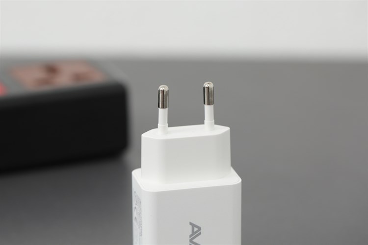 Adapter sạc 2 cổng USB 12W Dual AVA ACL168 Trắng Màu Trắng