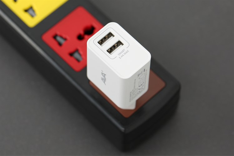 Adapter sạc 2 cổng USB 12W Dual AVA ACL168 Trắng Màu Trắng