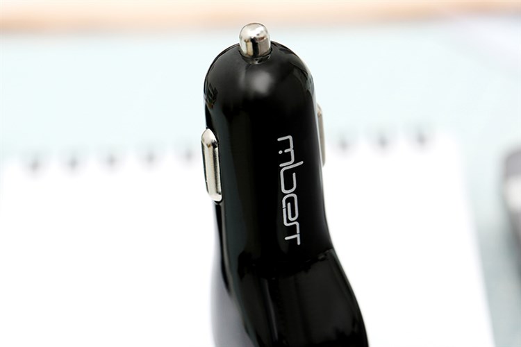 Sạc xe hơi 2 cổng USB Qualcomm 18W Mbest DC33N00 Màu Đen