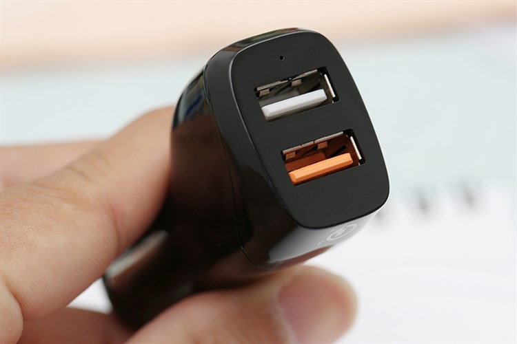 Sạc xe hơi 2 cổng USB Qualcomm 18W Mbest DC33N00 Màu Đen