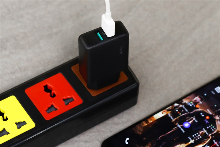 Adapter sạc USB 12W Dual AUKEY PA-U50 Màu Đen