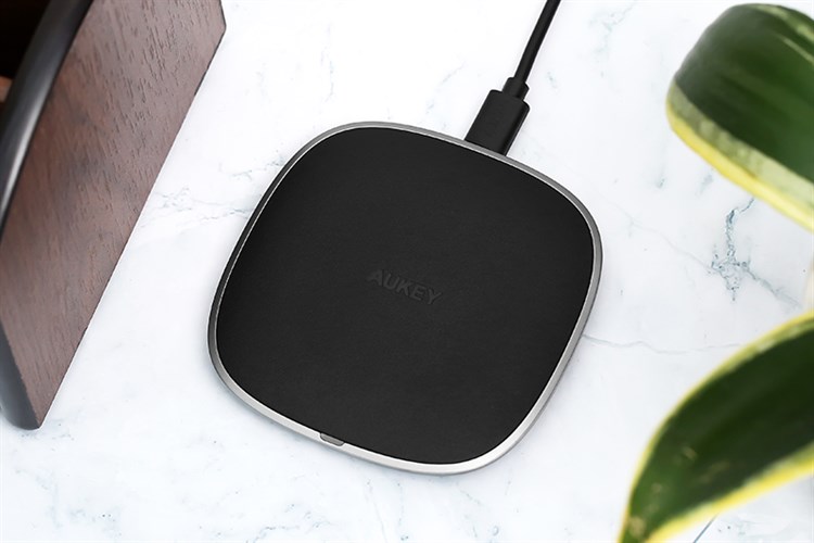 Đế sạc không dây Qi QC 3.0 10W AUKEY LC-C6 Màu Đen