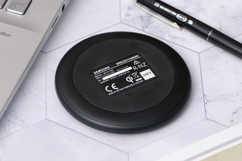 Đế sạc không dây Type C Qi 9W Samsung EP-P1100 Đen - 2