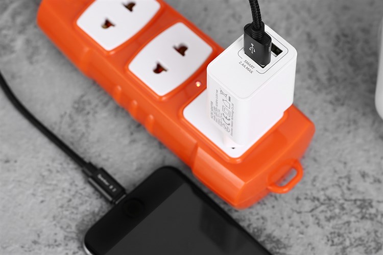 Adapter sạc 2 cổng USB 12W Dual AVA ACL168A Màu Trắng