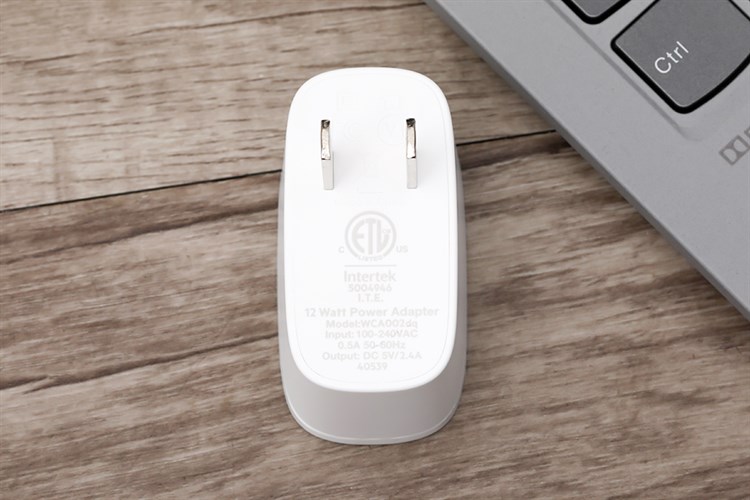 Adapter sạc USB 12W Belkin WCA002 Màu Trắng