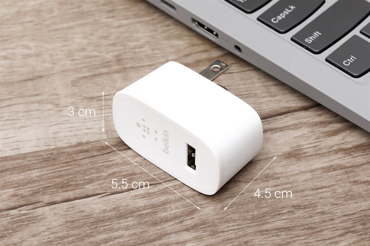 Adapter sạc USB 12W Belkin WCA002 Màu Trắng