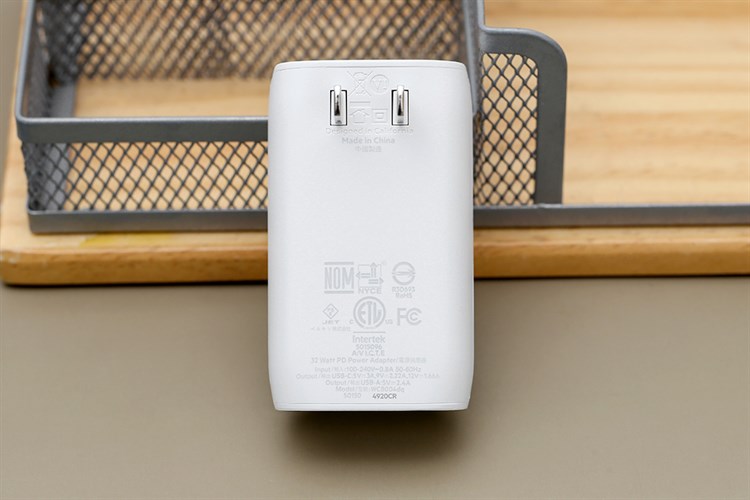 Adapter sạc 2 cổng USB Type C PD 32W Belkin WCB004 Màu Trắng