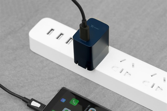 Adapter Sạc Type C PD 20W Xmobile TC20B Màu Xanh Navy