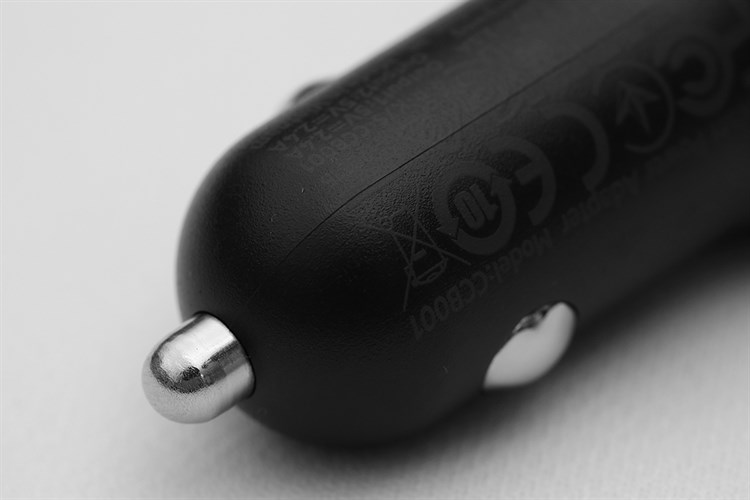 Sạc xe hơi 2 cổng USB 12W Belkin CCB001 Màu Đen