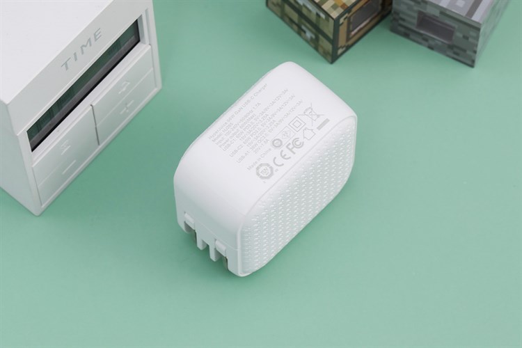 Adapter Sạc 3 cổng USB Type C PD QC3.0 GaN 65W HyperJuice HJ265 Màu Trắng