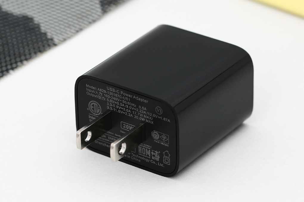 Sạc không dây Magnetic 10W Belkin WIA005 (Kèm củ sạc 20W) Màu Đen
