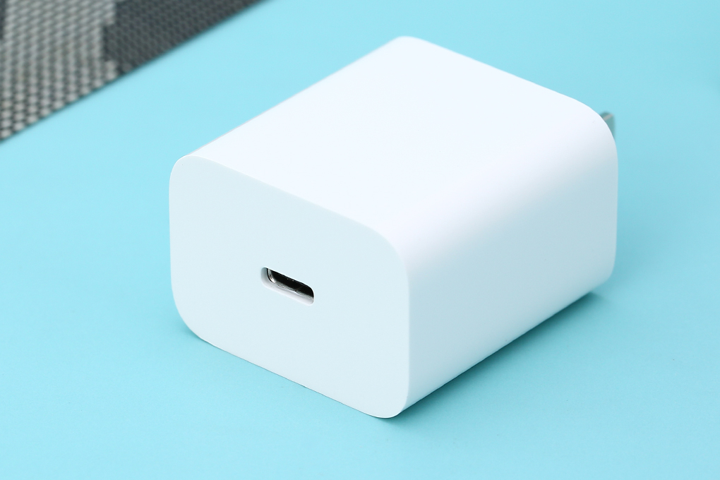 Sạc không dây Magnetic 10W Belkin WIA005 (Kèm củ sạc 20W) Màu Trắng