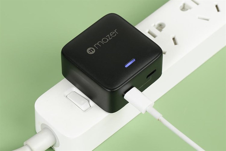Sạc nhanh 2 cổng Type-C PD 35W Mazer GAN35US Màu Đen