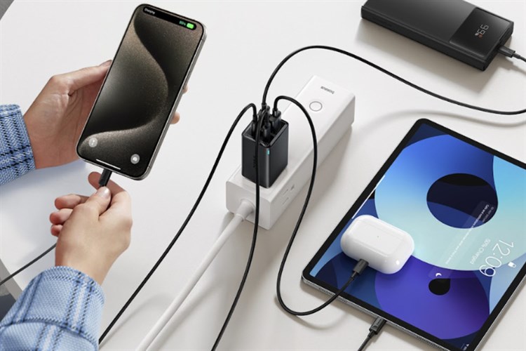 Bộ sạc nhanh 4 cổng USB Type-C QC3.0 PD 65W Baseus CCGAN65S6 kèm Cáp Type C - Type C Màu Đen