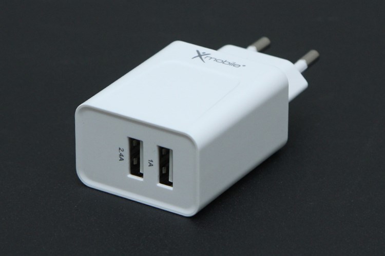 Adapter sạc 2 cổng 2.4A Xmobile TS-C067 Màu Trắng
