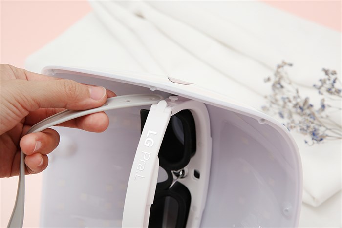 Mặt nạ chăm sóc da mặt Derma LED LG BWM1V Màu Trắng