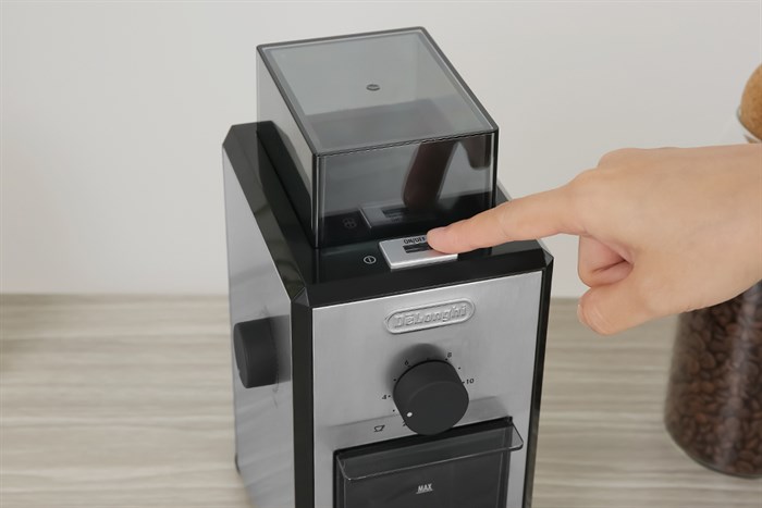 Máy xay cà phê Delonghi KG89 Màu Xám nhạt