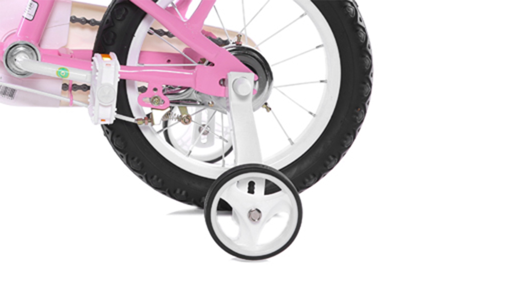 royal baby little swan 18