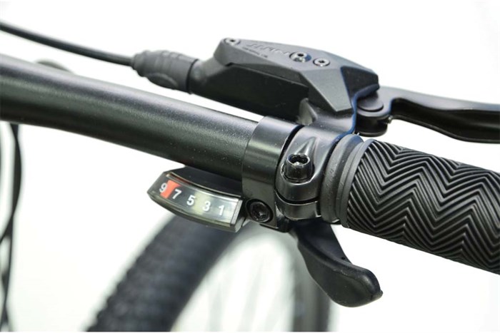 Xe Đạp Địa Hình MTB Forever F1904 27.5 inch Màu Đen - Vàng