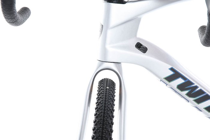 Xe Đạp Thể Thao Road Twitter Gravel V2 29 inch Size S Màu Trắng