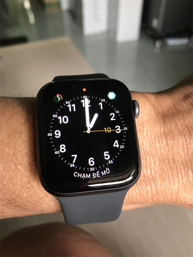 Apple Watch S4 GPS 44mm viền nhôm dây cao su - Giá rẻ, có trả góp