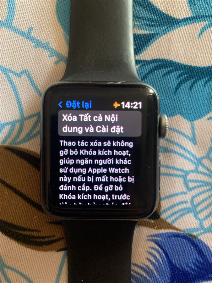 Apple Watch S4 GPS 44mm viền nhôm dây cao su - Giá rẻ, có trả góp