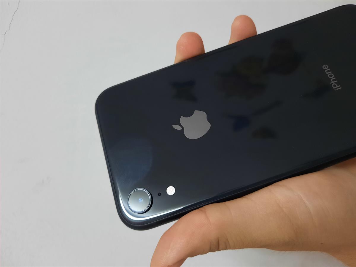 iPhone XR chỉ hơn 5.3 triệu đồng gây sốt khách Việt vì 'rẻ như Nokia G50'