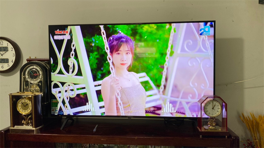 LG UHD 4K Smart TV 55-Inch AUB Series LED webOS 22 - 55UQ8000