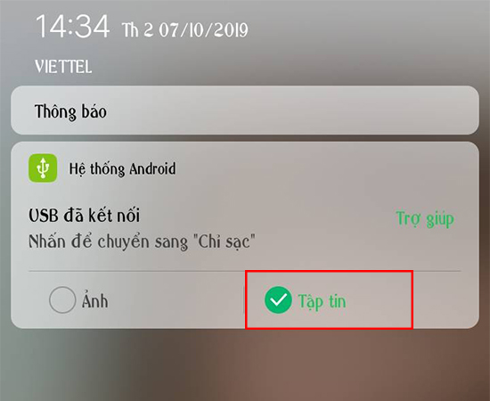Bước 1: Các bạn kết nối điện thoại với máy tính bằng dây cáp phù hợp, hệ thống sẽ hiện ra khung thông báo như hình dưới và chọn Tập Tin nhé.
