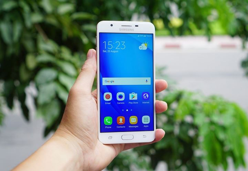 Điện thoại Samsung Galaxy J7