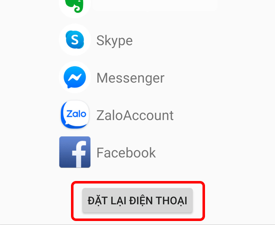 Bước 5: Cuối cùng bạn sẽ thấy ĐẶT LẠI ĐIỆN THOẠI và hãy bấm chọn vào để xác nhận khôi phục.