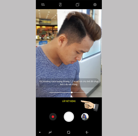 Với Samsung Galaxy Note 8 cập nhật năm 2024, bạn sẽ có thể xoá phông hoàn hảo hơn bao giờ hết! Điều đó có nghĩa là bạn có thể tập trung vào chủ thể chính của hình ảnh và loại bỏ các phần phông nền không cần thiết. Với Galaxy Note 8, bạn sẽ có nhiều tùy chọn để tạo ra những bức ảnh đẹp, sáng tạo và độc đáo.