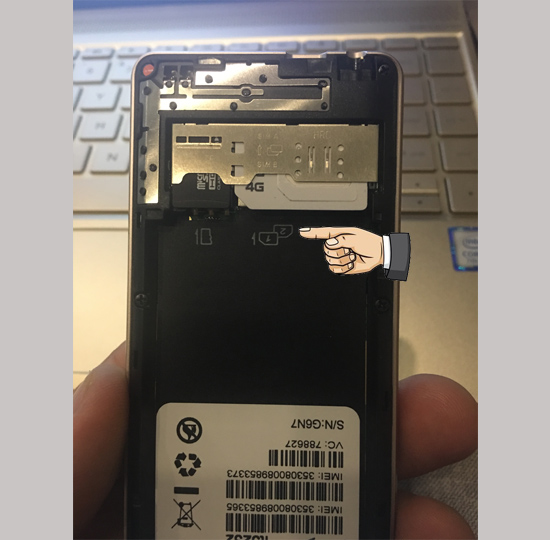 Lắp sim thẻ nhớ như hình vẻ